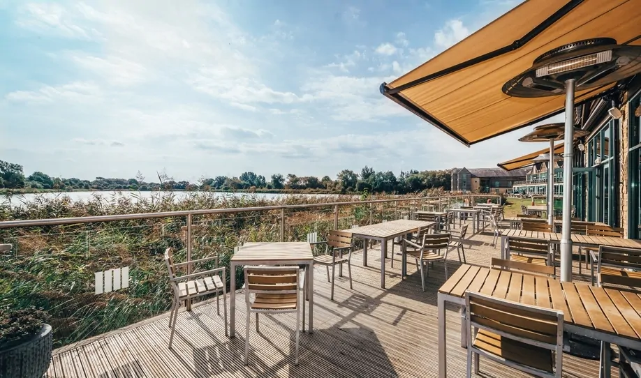 de vere cotswold water park