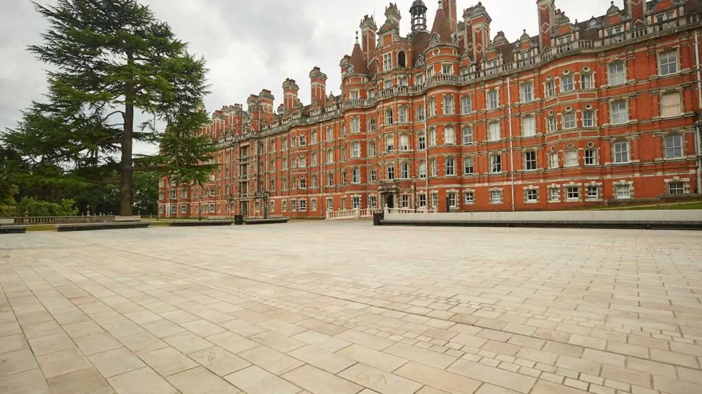 royal holloway egham