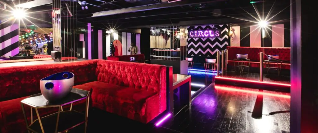 cirque le soir